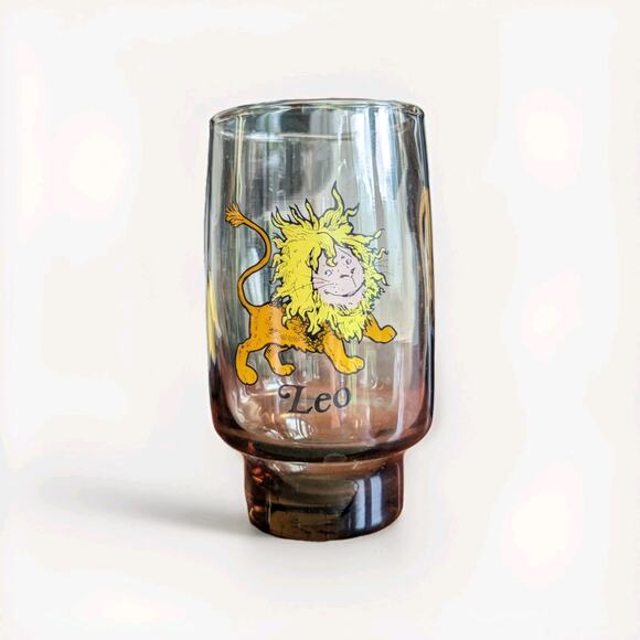 Vintage Leo Zodiac Glass – Astrology Barware – Smoky Glass Lion Cup - Picture 1 of 5